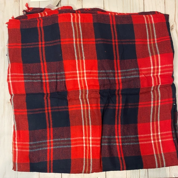 NWT Loft Red and navy blanket scarf - Picture 2 of 3